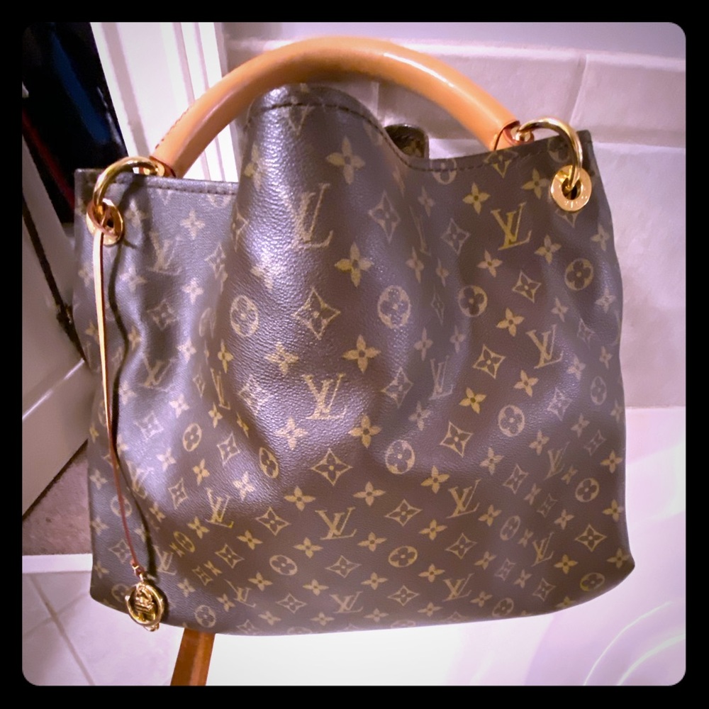 Authentic Louis Vuitton Artsy Tote Bag